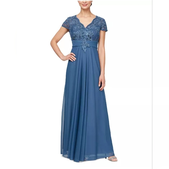 Women's Clothing (1003) - Picture 1 of 7